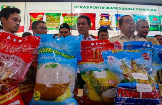 Beras di Ritel Modern Kosong Imbas Fortifikasi Disetop, Mentan Buka Suara.