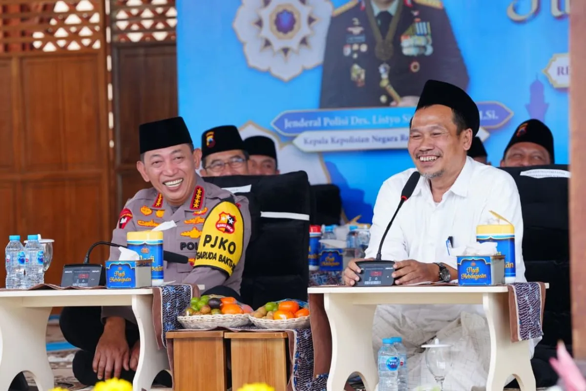 Gandeng Seluruh Elemen, Kapolri dan Gus Baha Ajak Warga Jaga Persatuan Demi Indonesia Maju