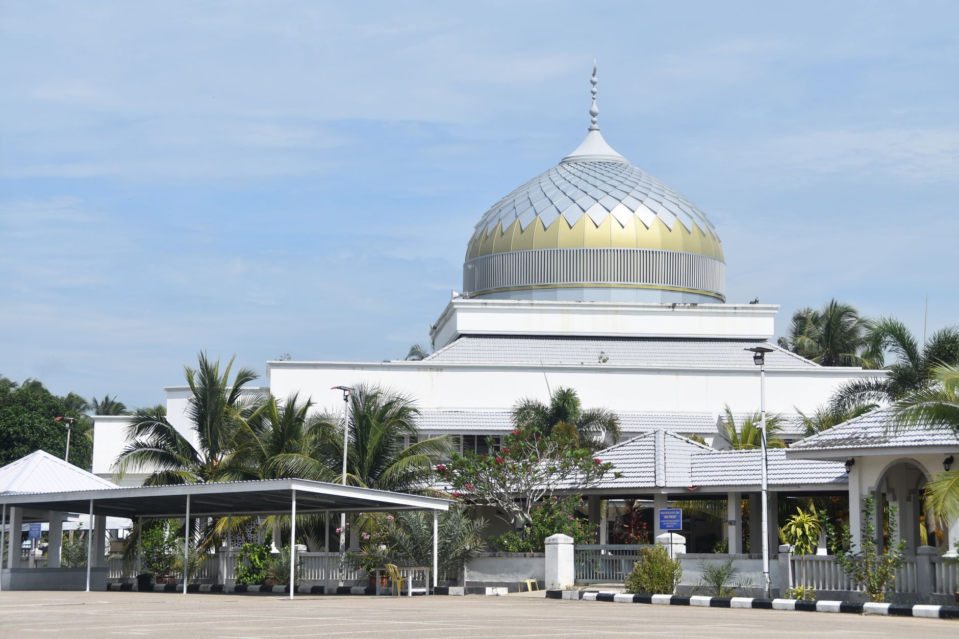 Inovasi program masjid ramah anak dan lansia dengan area bermain, ruang ibadah nyaman, dan fasilitas akses mudah