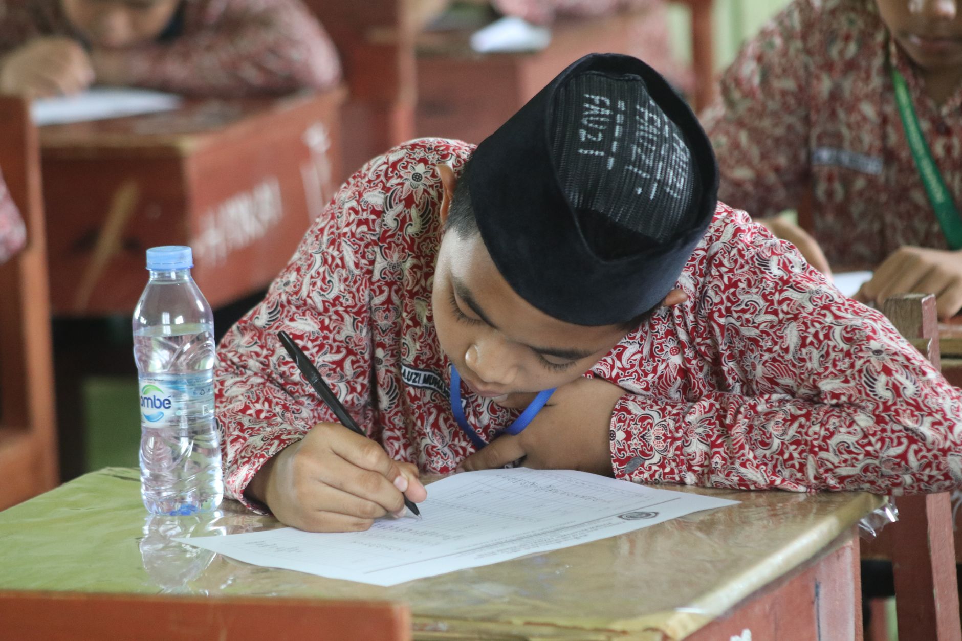 Ilustrasi langkah efektif membangun mental juara pada pelajar melalui motivasi, disiplin, dan kebiasaan positif
