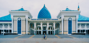 Kisah Pak Udin: Inovasi Program Masjid Ramah Anak dan Lansia