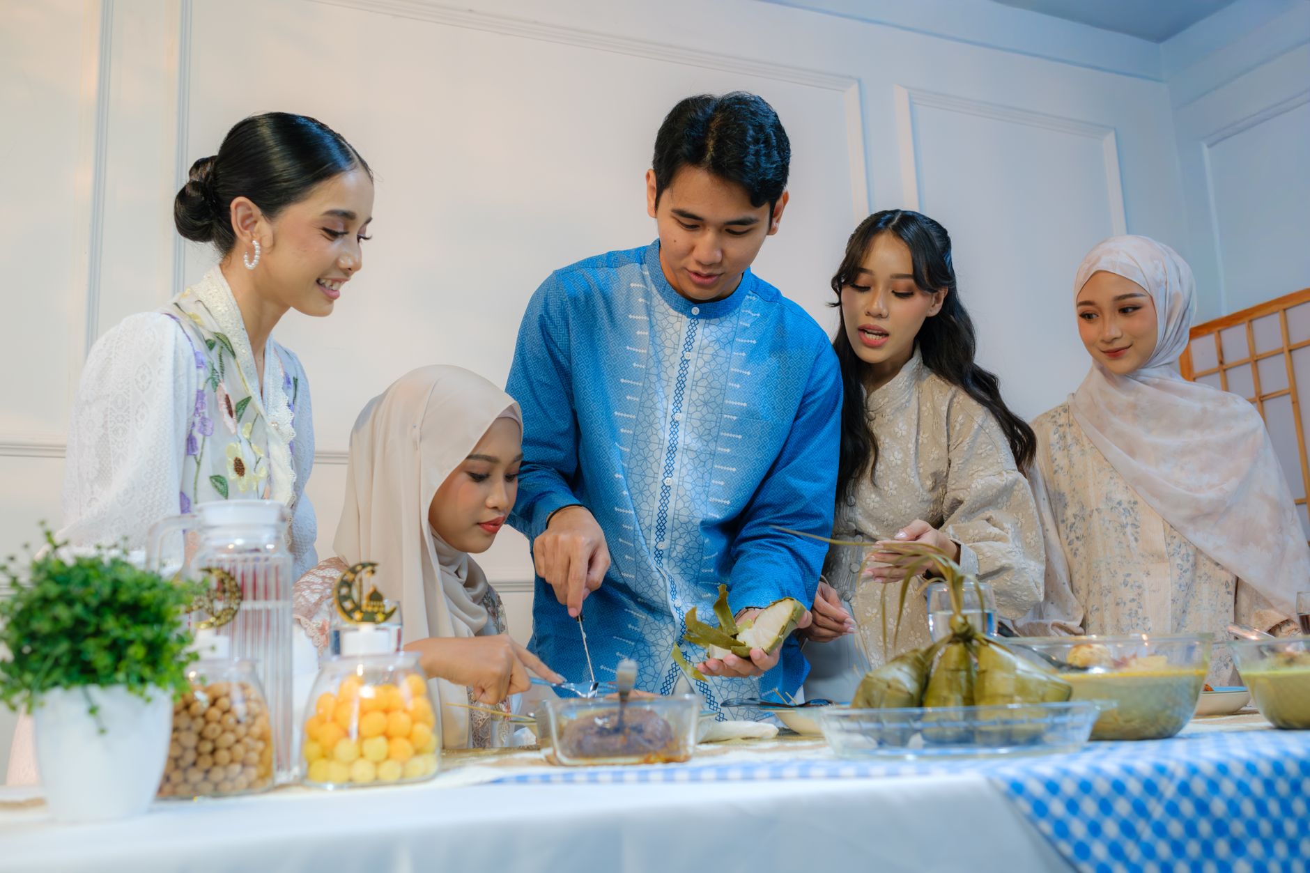 Ilustrasi edukasi penting asupan makanan halal dan thayyib untuk kesehatan dan kepatuhan syariah