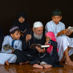 Panduan Membangun Tradisi Membaca Kitab di Keluarga: 3 Langkah Praktis