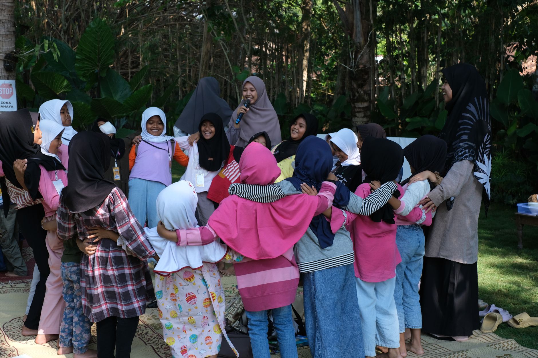 Strategi Membangun Toleransi Beragama Sejak Dini: Orangtua & Sekolah