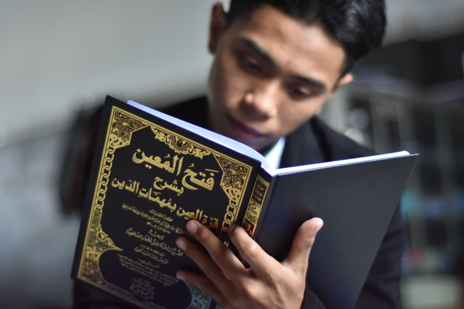 Strategi Menjaga Keseimbangan Duniawi dan Ukhrawi